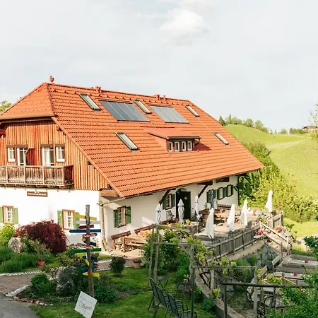 Gästezimmer&Buschenschank mit Weingut Hack-Gebell-3